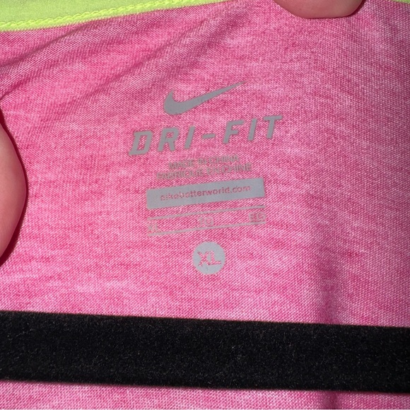 ✨nike pink dri-fit active short sleeve top✨ - Picture 3 of 7